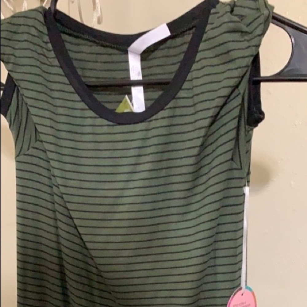 Women’s large t shirt